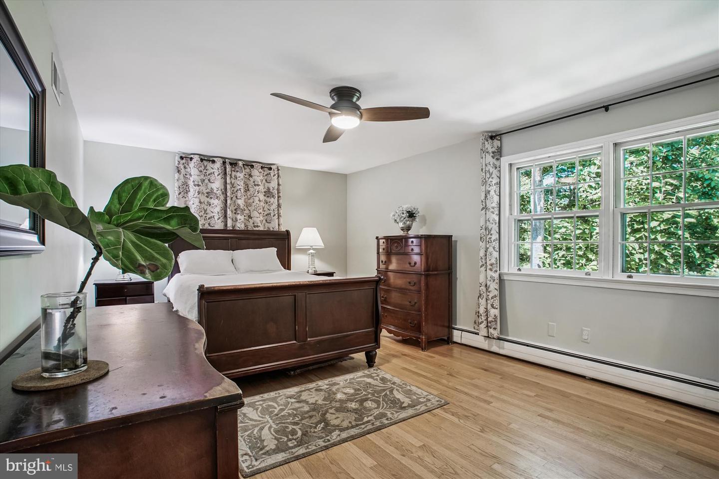 3818 N RIDGEVIEW RD, ARLINGTON, Virginia 22207, 4 Bedrooms Bedrooms, 7 Rooms Rooms,3 BathroomsBathrooms,Residential,For sale,3818 N RIDGEVIEW RD,VAAR2061976 MLS # VAAR2061976