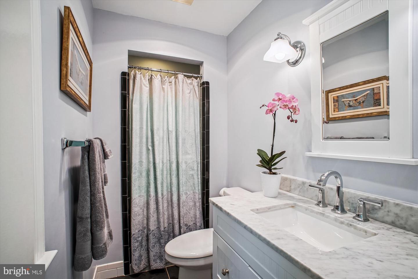 3818 N RIDGEVIEW RD, ARLINGTON, Virginia 22207, 4 Bedrooms Bedrooms, 7 Rooms Rooms,3 BathroomsBathrooms,Residential,For sale,3818 N RIDGEVIEW RD,VAAR2061976 MLS # VAAR2061976