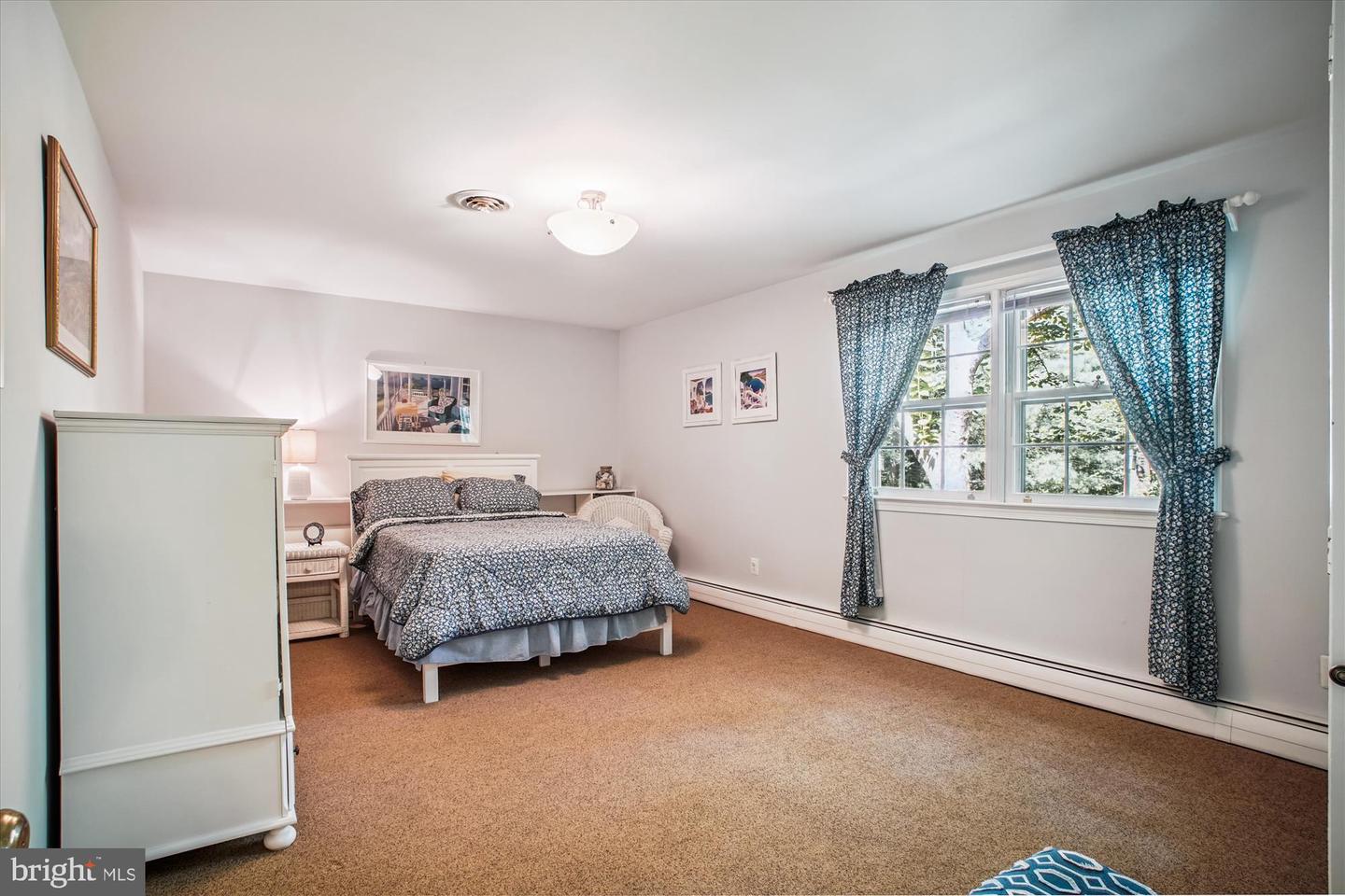3818 N RIDGEVIEW RD, ARLINGTON, Virginia 22207, 4 Bedrooms Bedrooms, 7 Rooms Rooms,3 BathroomsBathrooms,Residential,For sale,3818 N RIDGEVIEW RD,VAAR2061976 MLS # VAAR2061976
