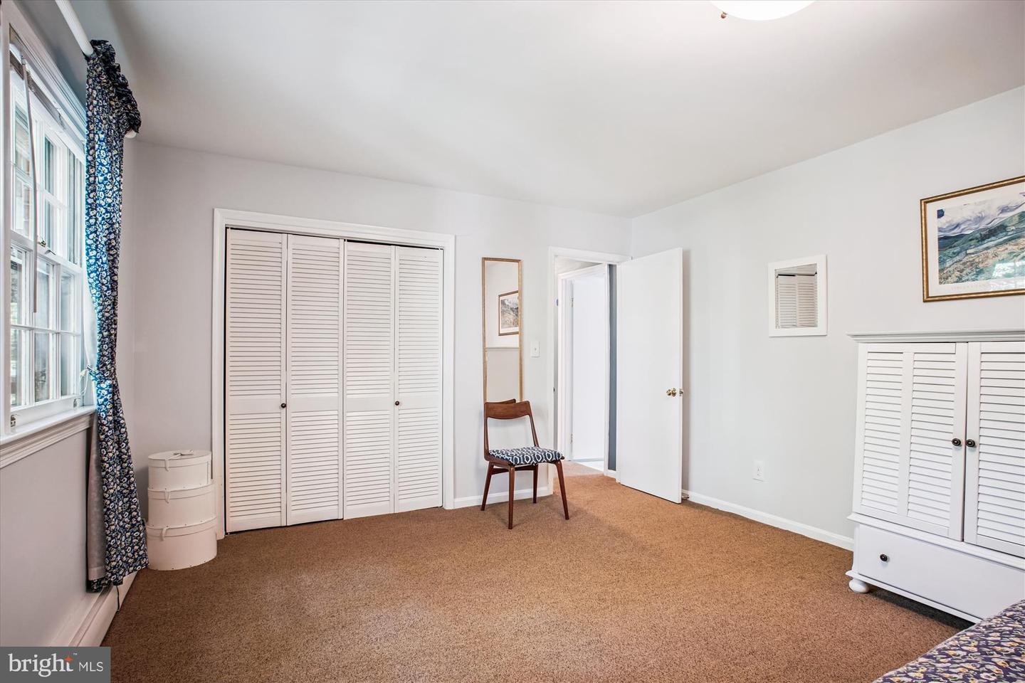 3818 N RIDGEVIEW RD, ARLINGTON, Virginia 22207, 4 Bedrooms Bedrooms, 7 Rooms Rooms,3 BathroomsBathrooms,Residential,For sale,3818 N RIDGEVIEW RD,VAAR2061976 MLS # VAAR2061976