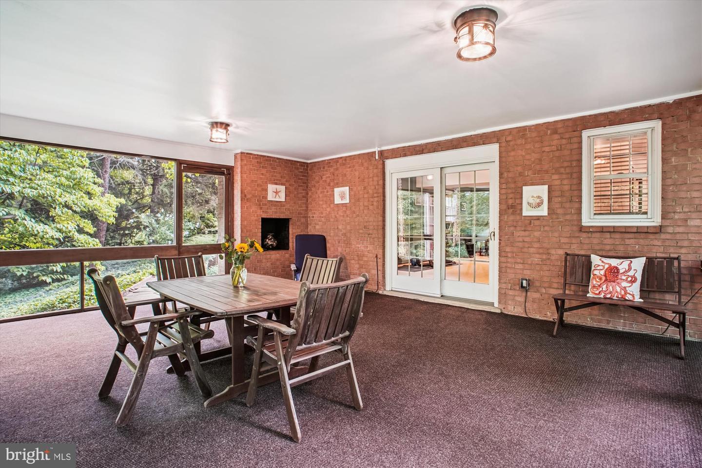 3818 N RIDGEVIEW RD, ARLINGTON, Virginia 22207, 4 Bedrooms Bedrooms, 7 Rooms Rooms,3 BathroomsBathrooms,Residential,For sale,3818 N RIDGEVIEW RD,VAAR2061976 MLS # VAAR2061976