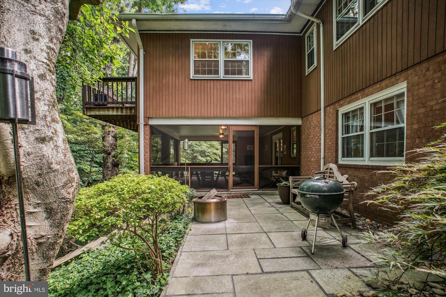 3818 N RIDGEVIEW RD, ARLINGTON, Virginia 22207, 4 Bedrooms Bedrooms, 7 Rooms Rooms,3 BathroomsBathrooms,Residential,For sale,3818 N RIDGEVIEW RD,VAAR2061976 MLS # VAAR2061976