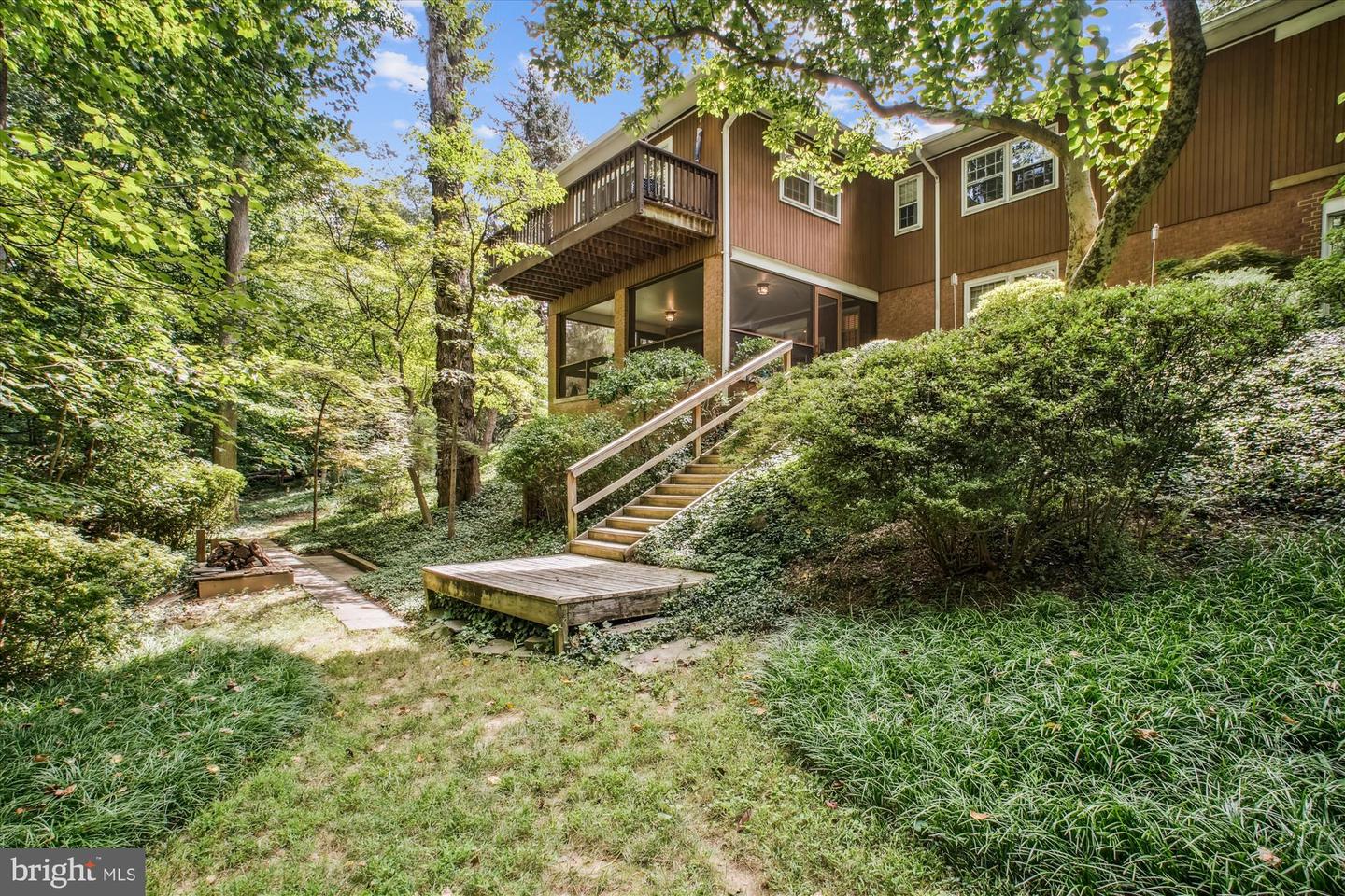 3818 N RIDGEVIEW RD, ARLINGTON, Virginia 22207, 4 Bedrooms Bedrooms, 7 Rooms Rooms,3 BathroomsBathrooms,Residential,For sale,3818 N RIDGEVIEW RD,VAAR2061976 MLS # VAAR2061976
