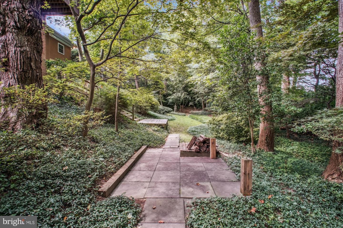 3818 N RIDGEVIEW RD, ARLINGTON, Virginia 22207, 4 Bedrooms Bedrooms, 7 Rooms Rooms,3 BathroomsBathrooms,Residential,For sale,3818 N RIDGEVIEW RD,VAAR2061976 MLS # VAAR2061976