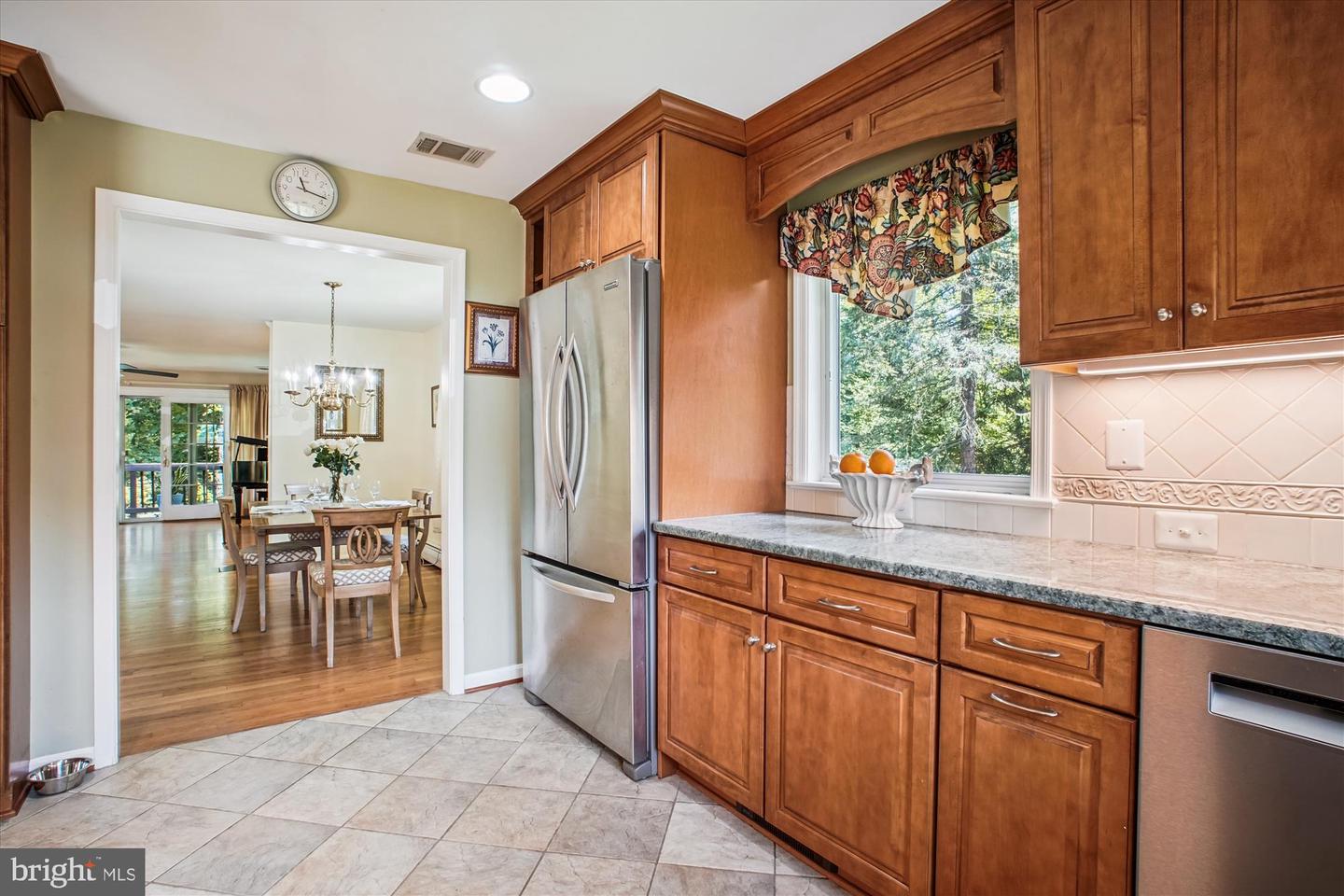 3818 N RIDGEVIEW RD, ARLINGTON, Virginia 22207, 4 Bedrooms Bedrooms, 7 Rooms Rooms,3 BathroomsBathrooms,Residential,For sale,3818 N RIDGEVIEW RD,VAAR2061976 MLS # VAAR2061976