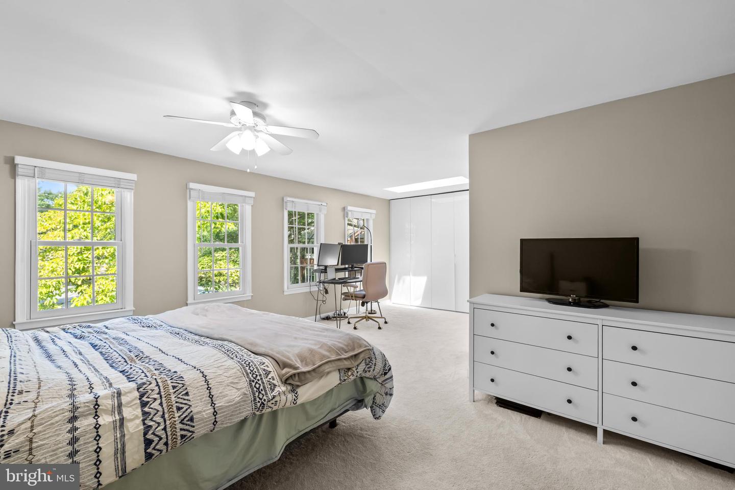 2867 SUTTON OAKS LN, VIENNA, Virginia 22181, 4 Bedrooms Bedrooms, ,3 BathroomsBathrooms,Residential,For sale,2867 SUTTON OAKS LN,VAFX2259938 MLS # VAFX2259938