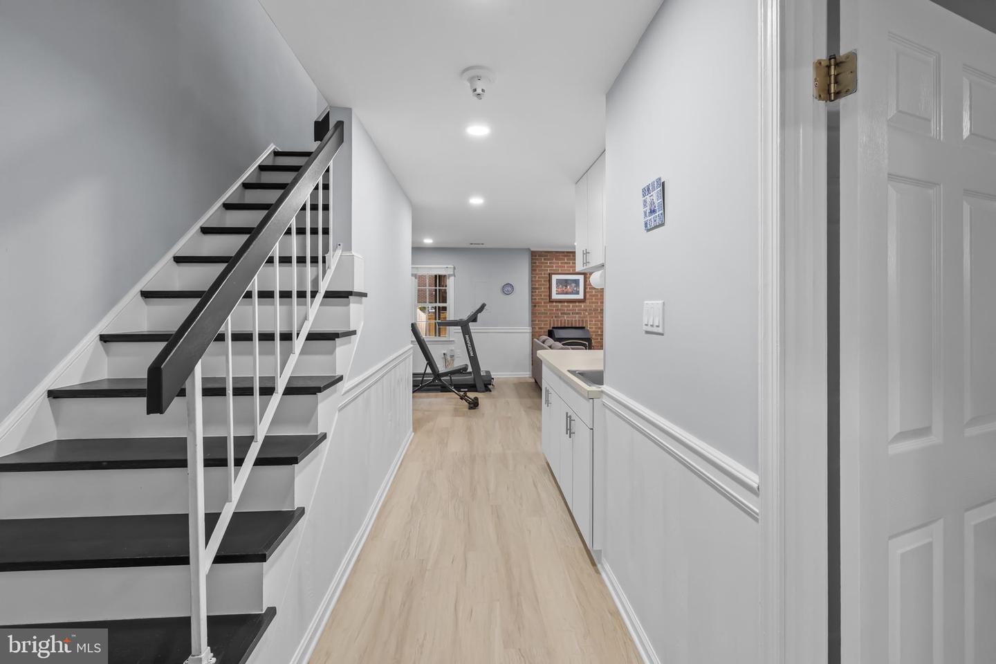 2867 SUTTON OAKS LN, VIENNA, Virginia 22181, 4 Bedrooms Bedrooms, ,3 BathroomsBathrooms,Residential,For sale,2867 SUTTON OAKS LN,VAFX2259938 MLS # VAFX2259938