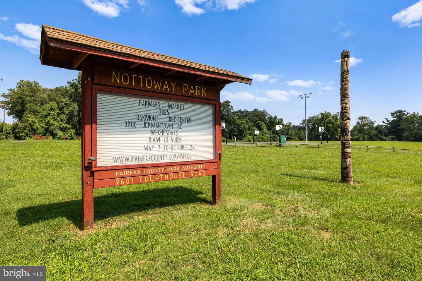 2867 SUTTON OAKS LN, VIENNA, Virginia 22181, 4 Bedrooms Bedrooms, ,3 BathroomsBathrooms,Residential,For sale,2867 SUTTON OAKS LN,VAFX2259938 MLS # VAFX2259938
