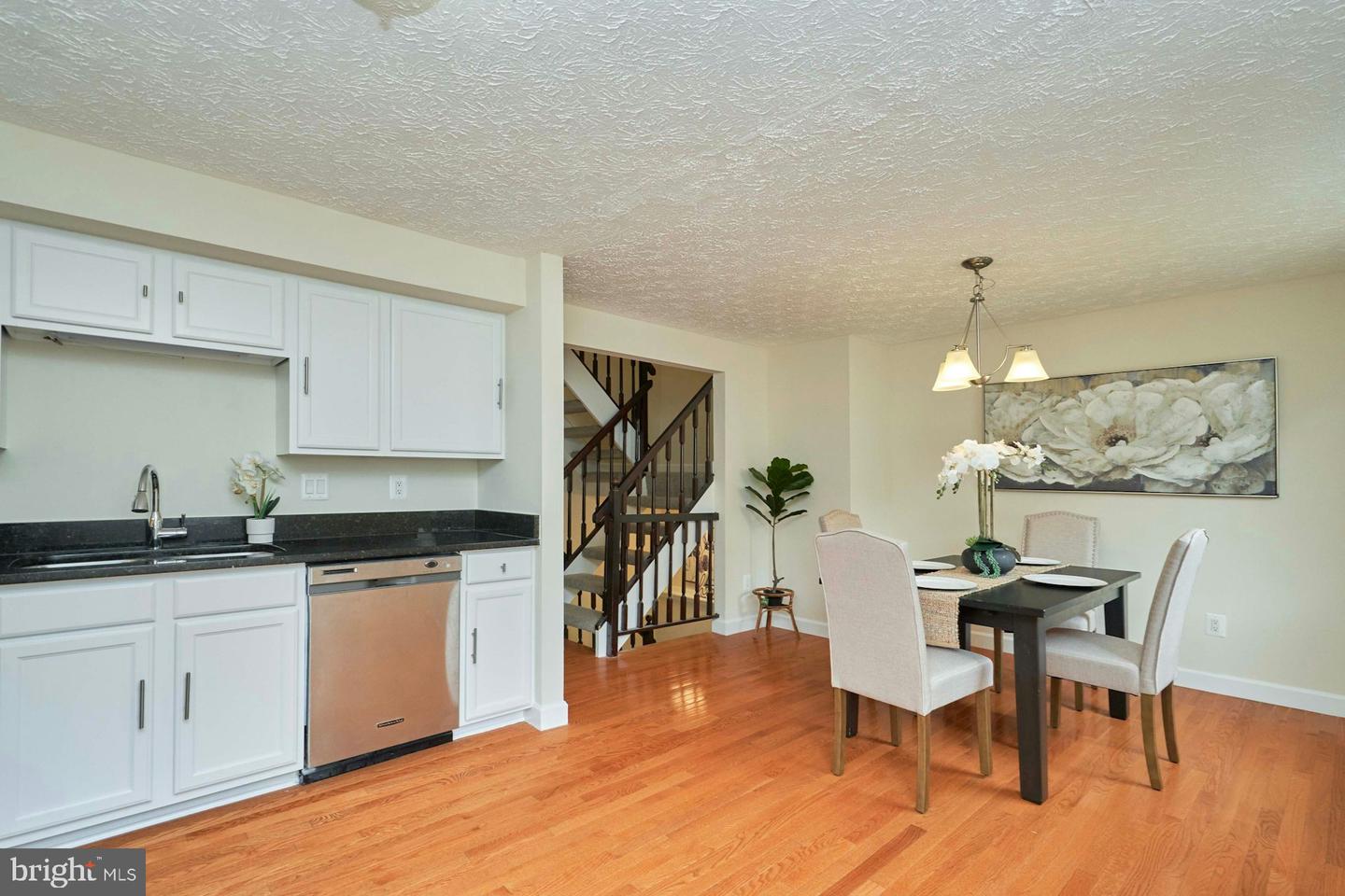 6758 BROOK RUN DR, FALLS CHURCH, Virginia 22043, 3 Bedrooms Bedrooms, ,2 BathroomsBathrooms,Residential,For sale,6758 BROOK RUN DR,VAFX2260092 MLS # VAFX2260092