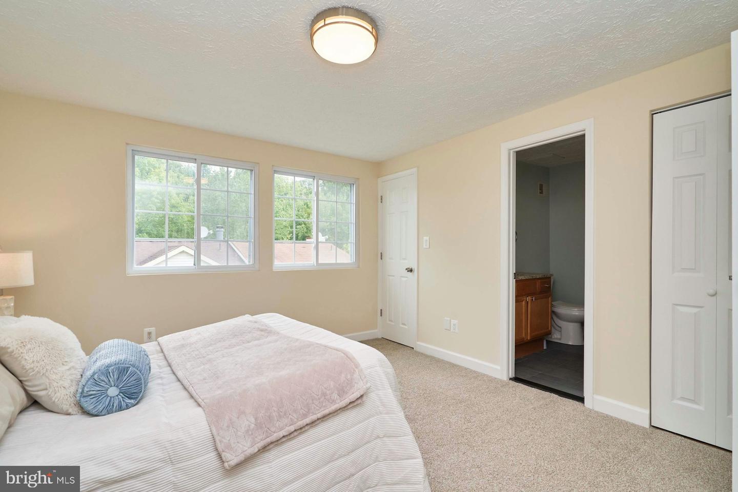 6758 BROOK RUN DR, FALLS CHURCH, Virginia 22043, 3 Bedrooms Bedrooms, ,2 BathroomsBathrooms,Residential,For sale,6758 BROOK RUN DR,VAFX2260092 MLS # VAFX2260092