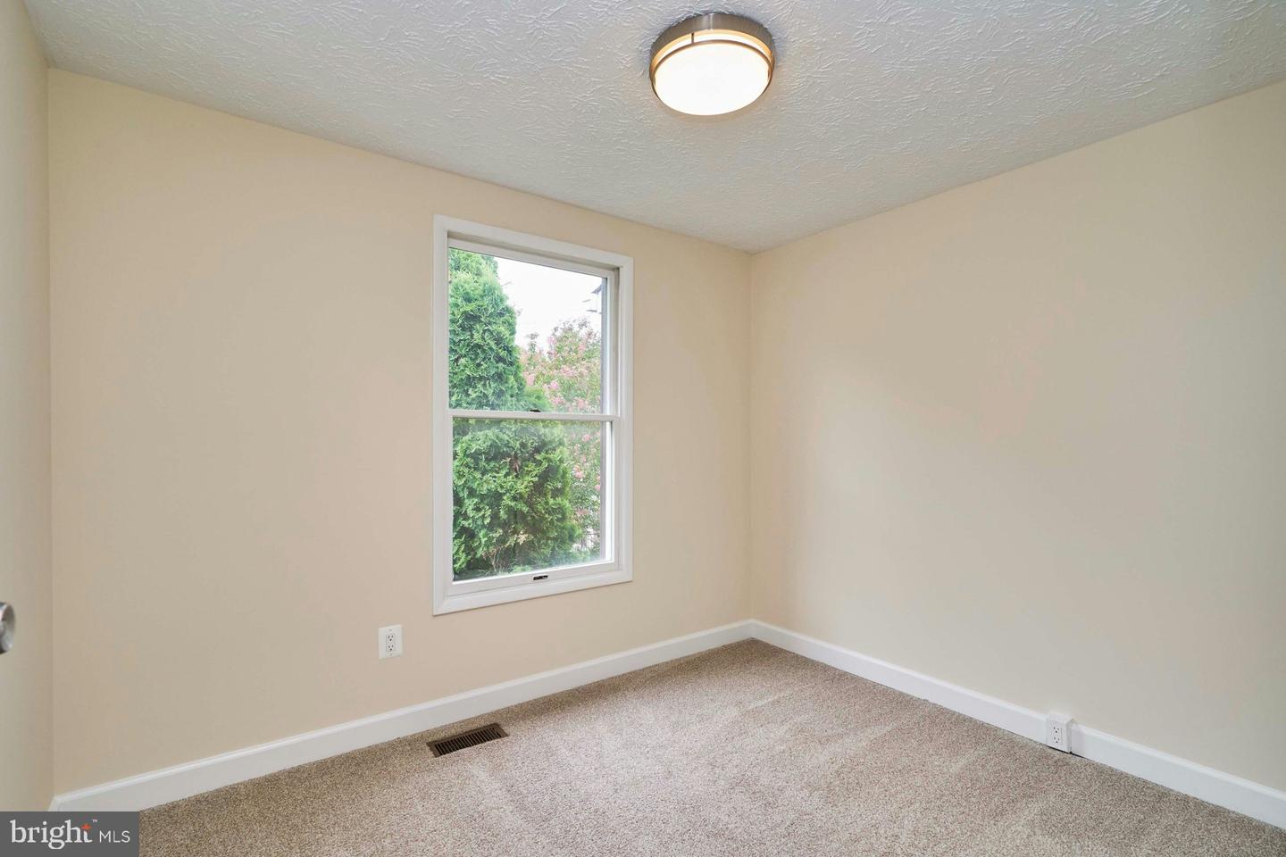 6758 BROOK RUN DR, FALLS CHURCH, Virginia 22043, 3 Bedrooms Bedrooms, ,2 BathroomsBathrooms,Residential,For sale,6758 BROOK RUN DR,VAFX2260092 MLS # VAFX2260092