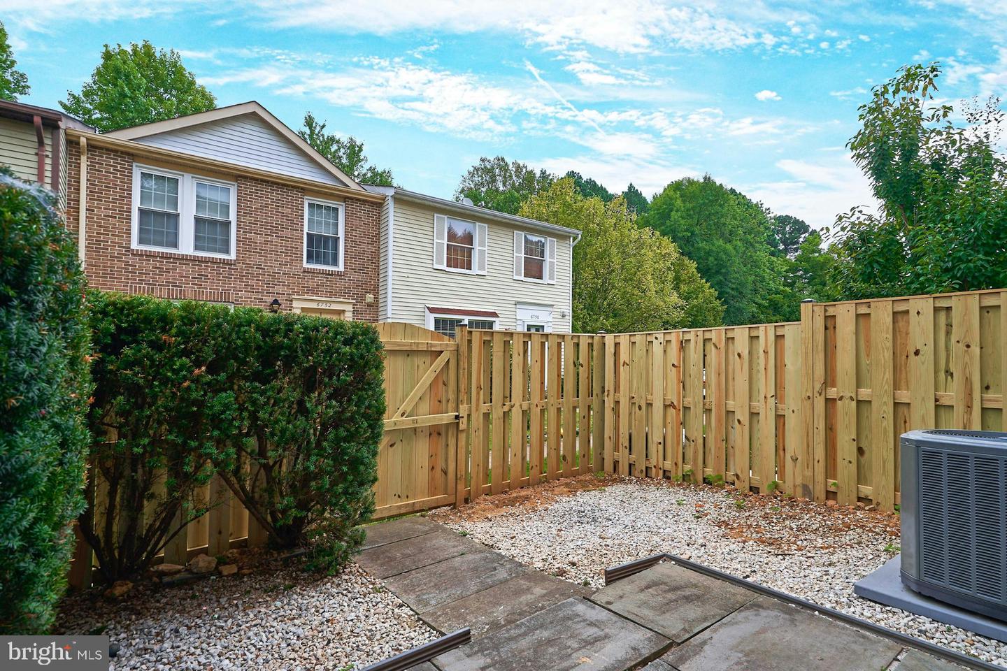 6758 BROOK RUN DR, FALLS CHURCH, Virginia 22043, 3 Bedrooms Bedrooms, ,2 BathroomsBathrooms,Residential,For sale,6758 BROOK RUN DR,VAFX2260092 MLS # VAFX2260092