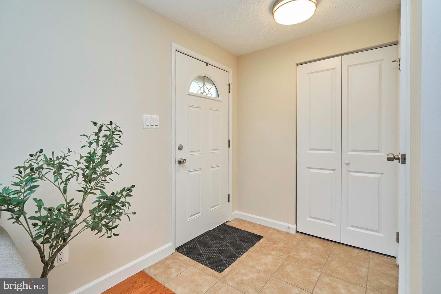 6758 BROOK RUN DR, FALLS CHURCH, Virginia 22043, 3 Bedrooms Bedrooms, ,2 BathroomsBathrooms,Residential,For sale,6758 BROOK RUN DR,VAFX2260092 MLS # VAFX2260092