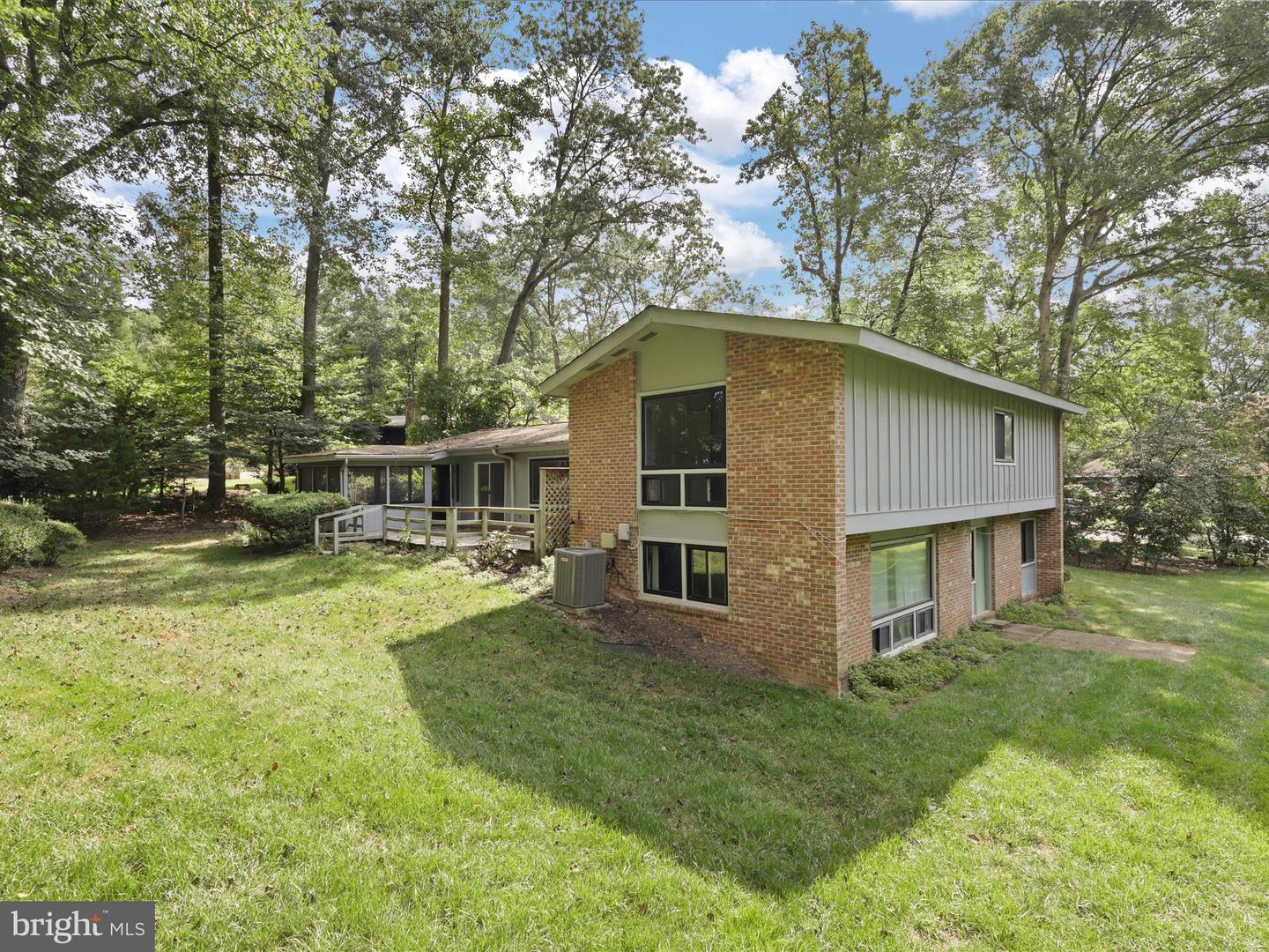 4106 YERKES PL, ANNANDALE, Virginia 22003, 4 Bedrooms Bedrooms, ,3 BathroomsBathrooms,Residential,For sale,4106 YERKES PL,VAFX2260162 MLS # VAFX2260162