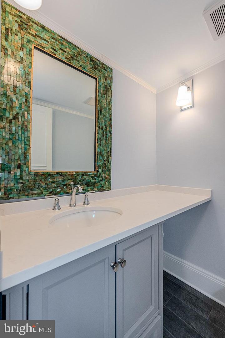 250 S REYNOLDS ST #1007, ALEXANDRIA, Virginia 22304, 1 Bedroom Bedrooms, ,1 BathroomBathrooms,Residential,For sale,250 S REYNOLDS ST #1007,VAAX2048408 MLS # VAAX2048408