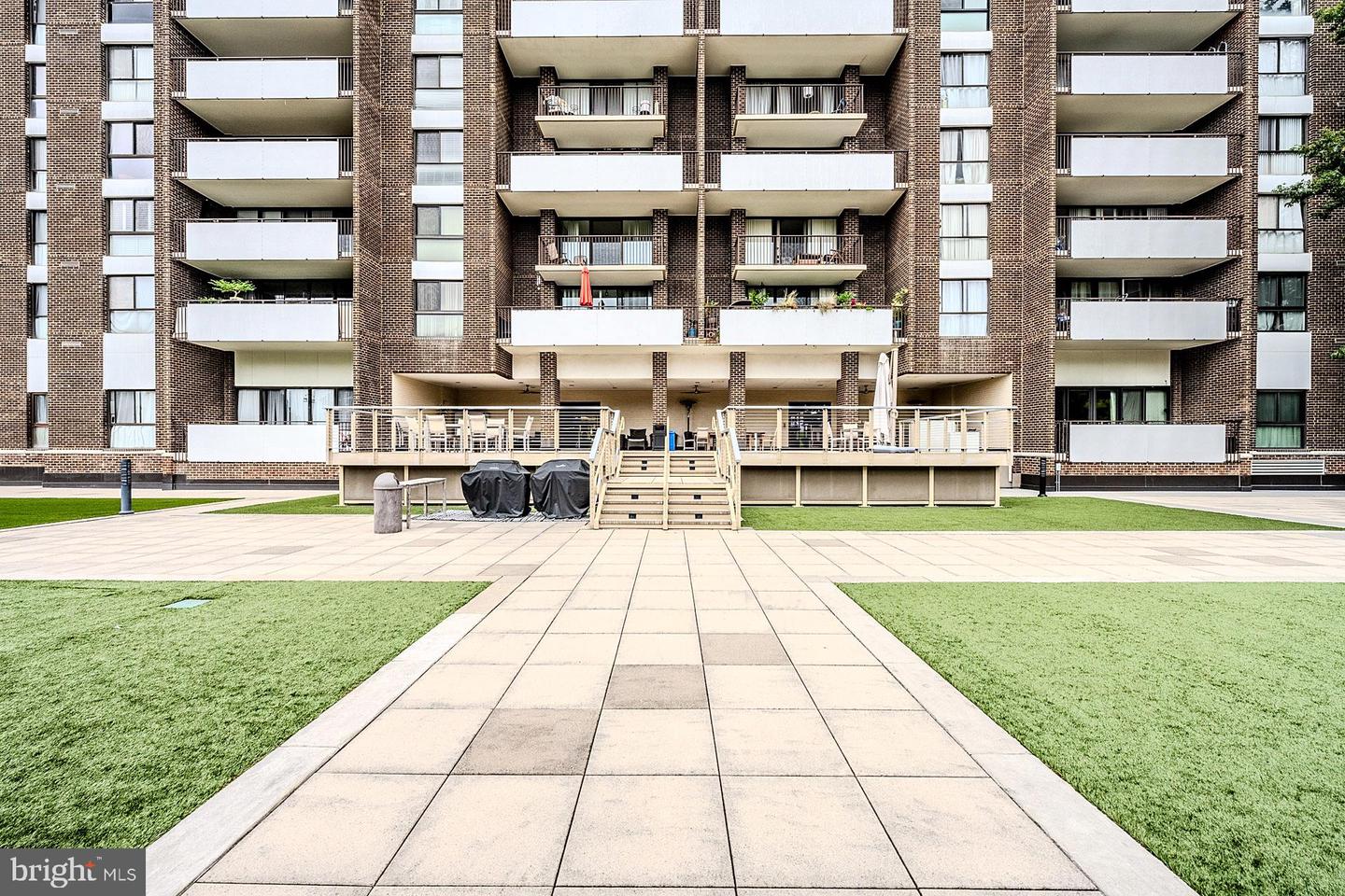 250 S REYNOLDS ST #1007, ALEXANDRIA, Virginia 22304, 1 Bedroom Bedrooms, ,1 BathroomBathrooms,Residential,For sale,250 S REYNOLDS ST #1007,VAAX2048408 MLS # VAAX2048408