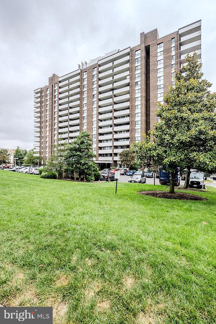 250 S REYNOLDS ST #1007, ALEXANDRIA, Virginia 22304, 1 Bedroom Bedrooms, ,1 BathroomBathrooms,Residential,For sale,250 S REYNOLDS ST #1007,VAAX2048408 MLS # VAAX2048408