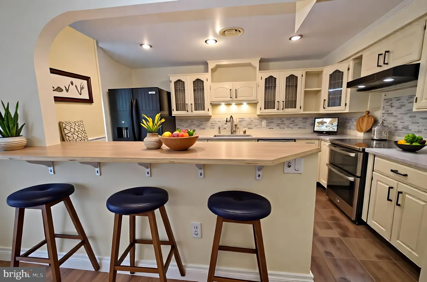 8 BICKEL CT, STERLING, Virginia 20165, 3 Bedrooms Bedrooms, 9 Rooms Rooms,2 BathroomsBathrooms,Residential,For sale,8 BICKEL CT,VALO2104248 MLS # VALO2104248