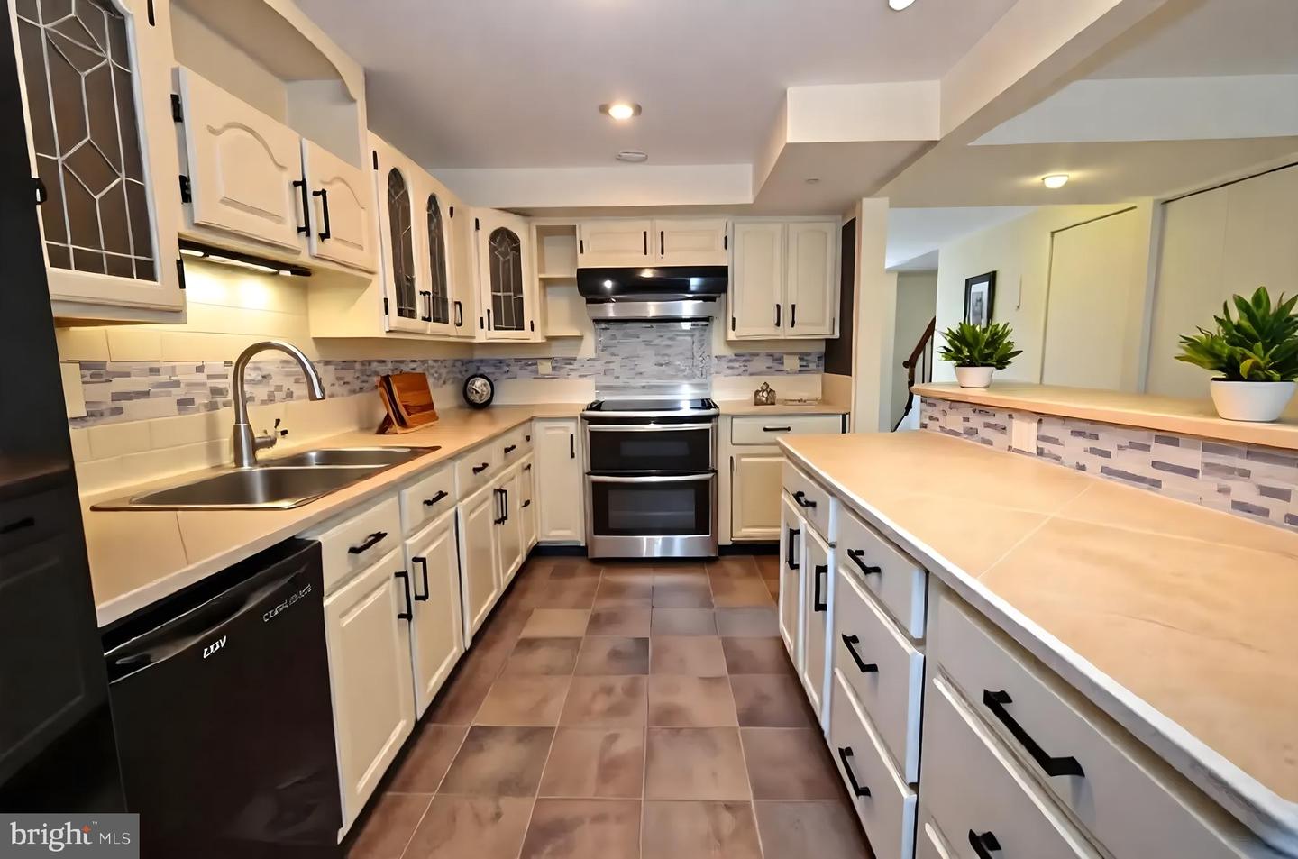 8 BICKEL CT, STERLING, Virginia 20165, 3 Bedrooms Bedrooms, 9 Rooms Rooms,2 BathroomsBathrooms,Residential,For sale,8 BICKEL CT,VALO2104248 MLS # VALO2104248