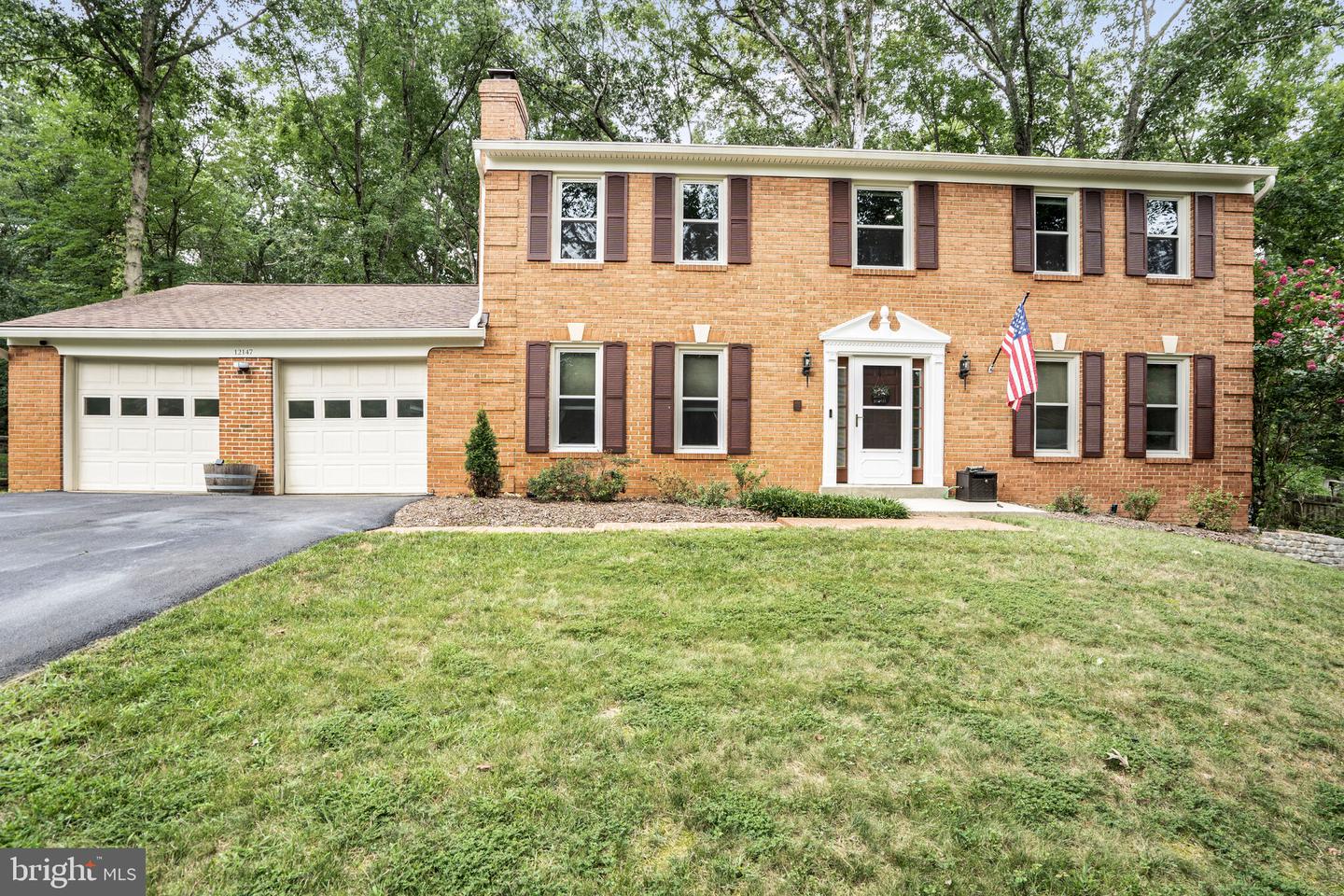 12147 HOLLY KNOLL CIR, GREAT FALLS, Virginia 22066, 6 Bedrooms Bedrooms, ,3 BathroomsBathrooms,Residential,For sale,12147 HOLLY KNOLL CIR,VAFX2260338 MLS # VAFX2260338