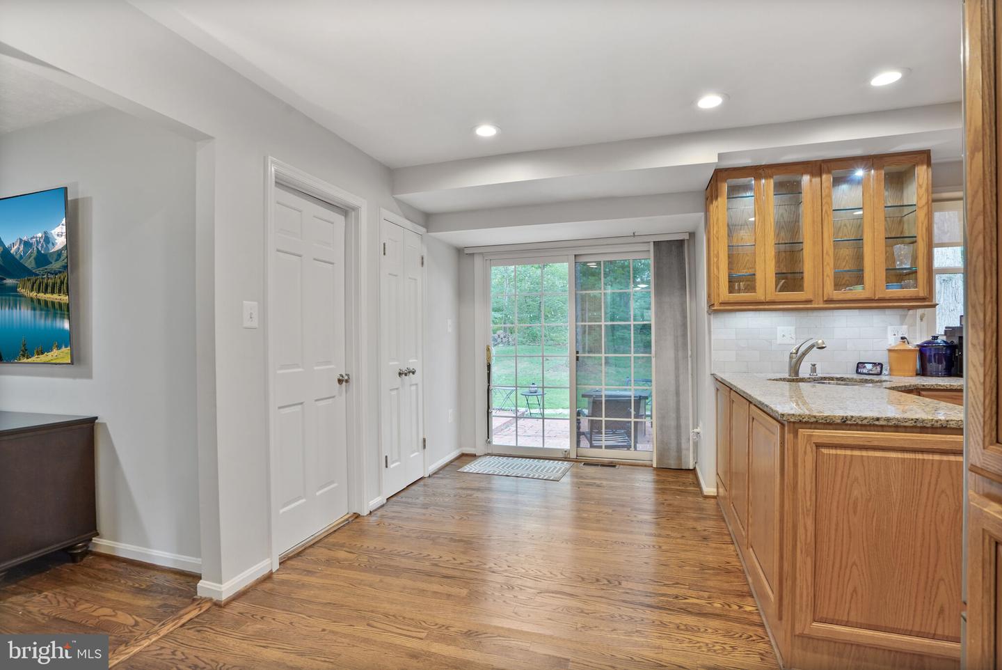 12147 HOLLY KNOLL CIR, GREAT FALLS, Virginia 22066, 6 Bedrooms Bedrooms, ,3 BathroomsBathrooms,Residential,For sale,12147 HOLLY KNOLL CIR,VAFX2260338 MLS # VAFX2260338