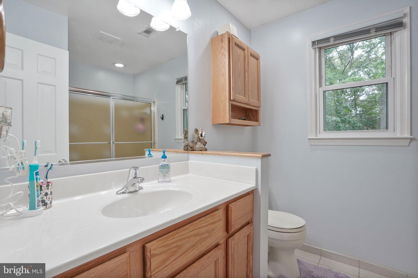 12147 HOLLY KNOLL CIR, GREAT FALLS, Virginia 22066, 6 Bedrooms Bedrooms, ,3 BathroomsBathrooms,Residential,For sale,12147 HOLLY KNOLL CIR,VAFX2260338 MLS # VAFX2260338
