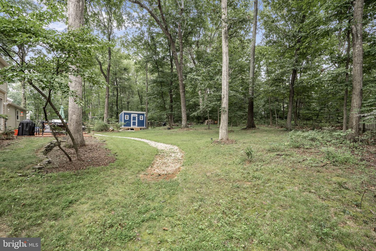 12147 HOLLY KNOLL CIR, GREAT FALLS, Virginia 22066, 6 Bedrooms Bedrooms, ,3 BathroomsBathrooms,Residential,For sale,12147 HOLLY KNOLL CIR,VAFX2260338 MLS # VAFX2260338