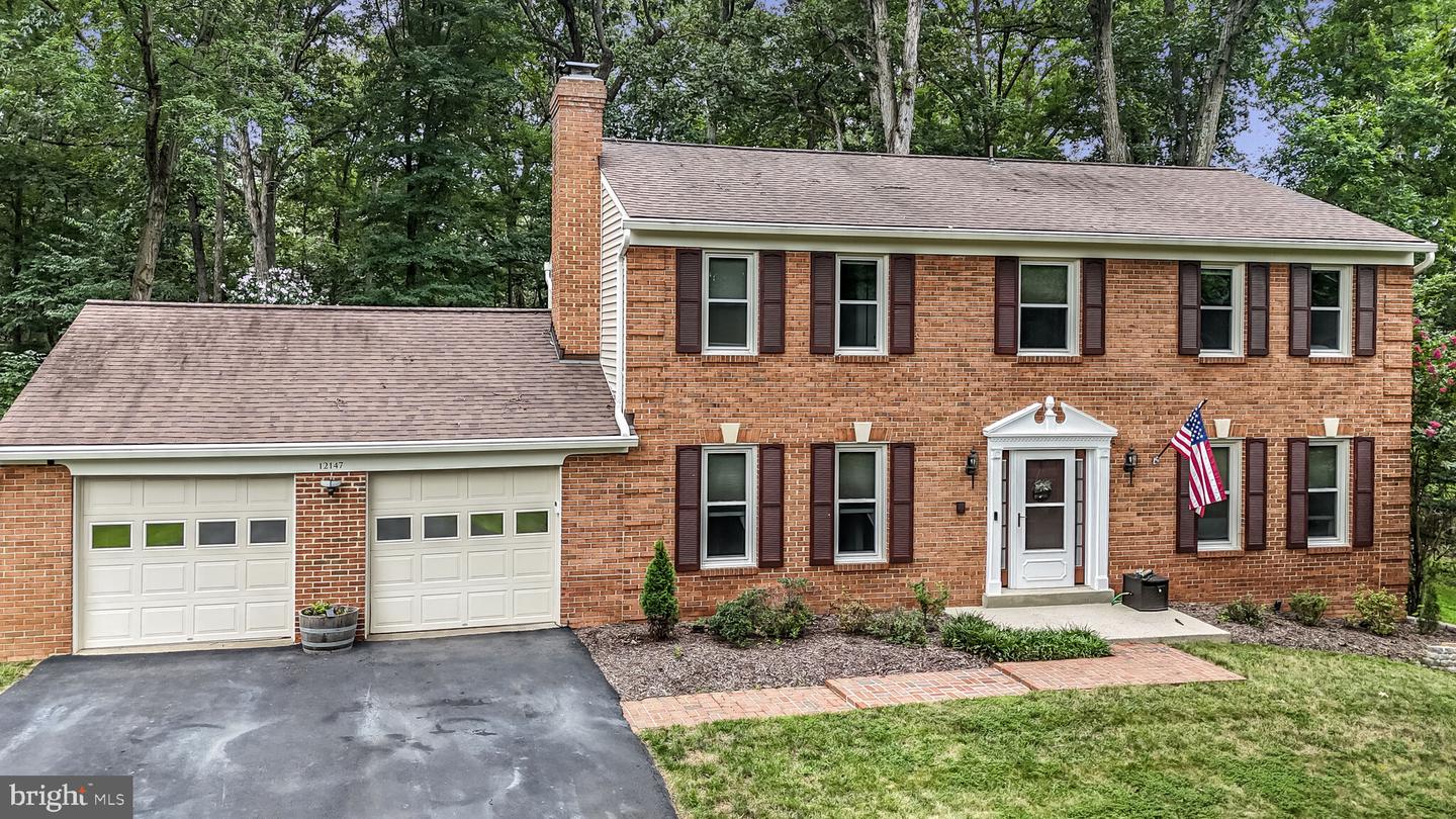 12147 HOLLY KNOLL CIR, GREAT FALLS, Virginia 22066, 6 Bedrooms Bedrooms, ,3 BathroomsBathrooms,Residential,For sale,12147 HOLLY KNOLL CIR,VAFX2260338 MLS # VAFX2260338