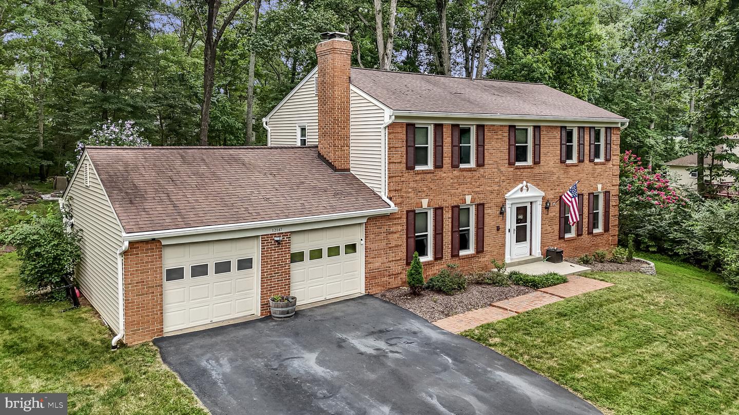 12147 HOLLY KNOLL CIR, GREAT FALLS, Virginia 22066, 6 Bedrooms Bedrooms, ,3 BathroomsBathrooms,Residential,For sale,12147 HOLLY KNOLL CIR,VAFX2260338 MLS # VAFX2260338