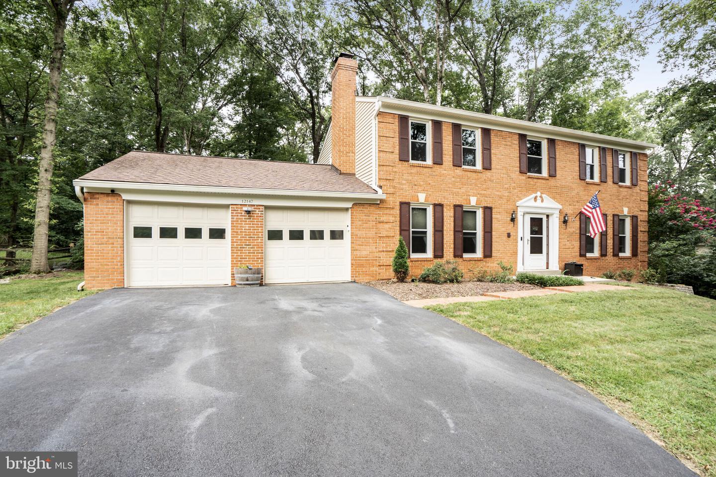 12147 HOLLY KNOLL CIR, GREAT FALLS, Virginia 22066, 6 Bedrooms Bedrooms, ,3 BathroomsBathrooms,Residential,For sale,12147 HOLLY KNOLL CIR,VAFX2260338 MLS # VAFX2260338
