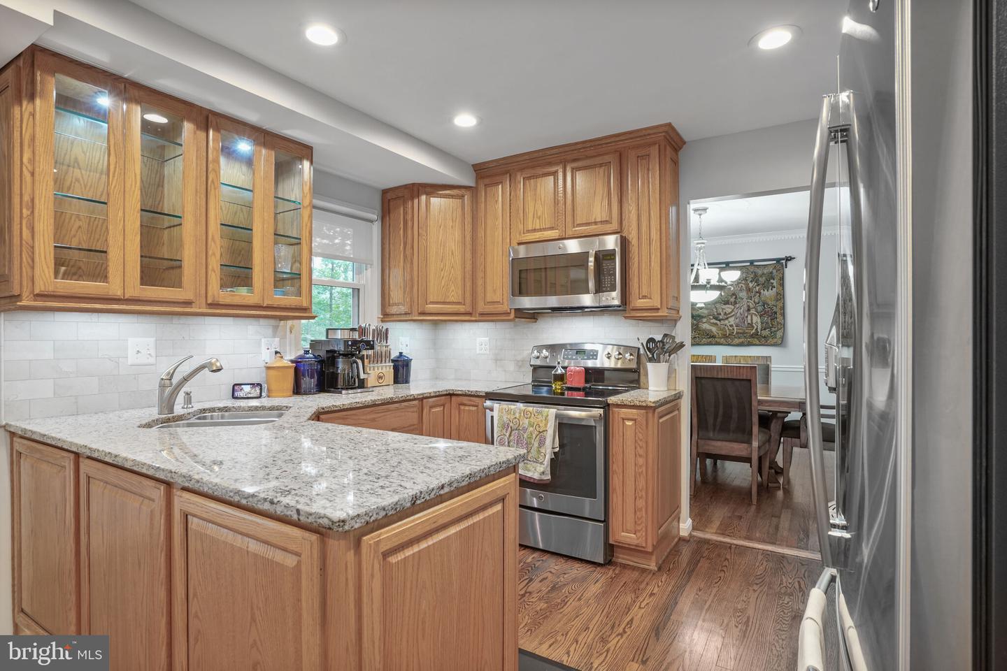 12147 HOLLY KNOLL CIR, GREAT FALLS, Virginia 22066, 6 Bedrooms Bedrooms, ,3 BathroomsBathrooms,Residential,For sale,12147 HOLLY KNOLL CIR,VAFX2260338 MLS # VAFX2260338