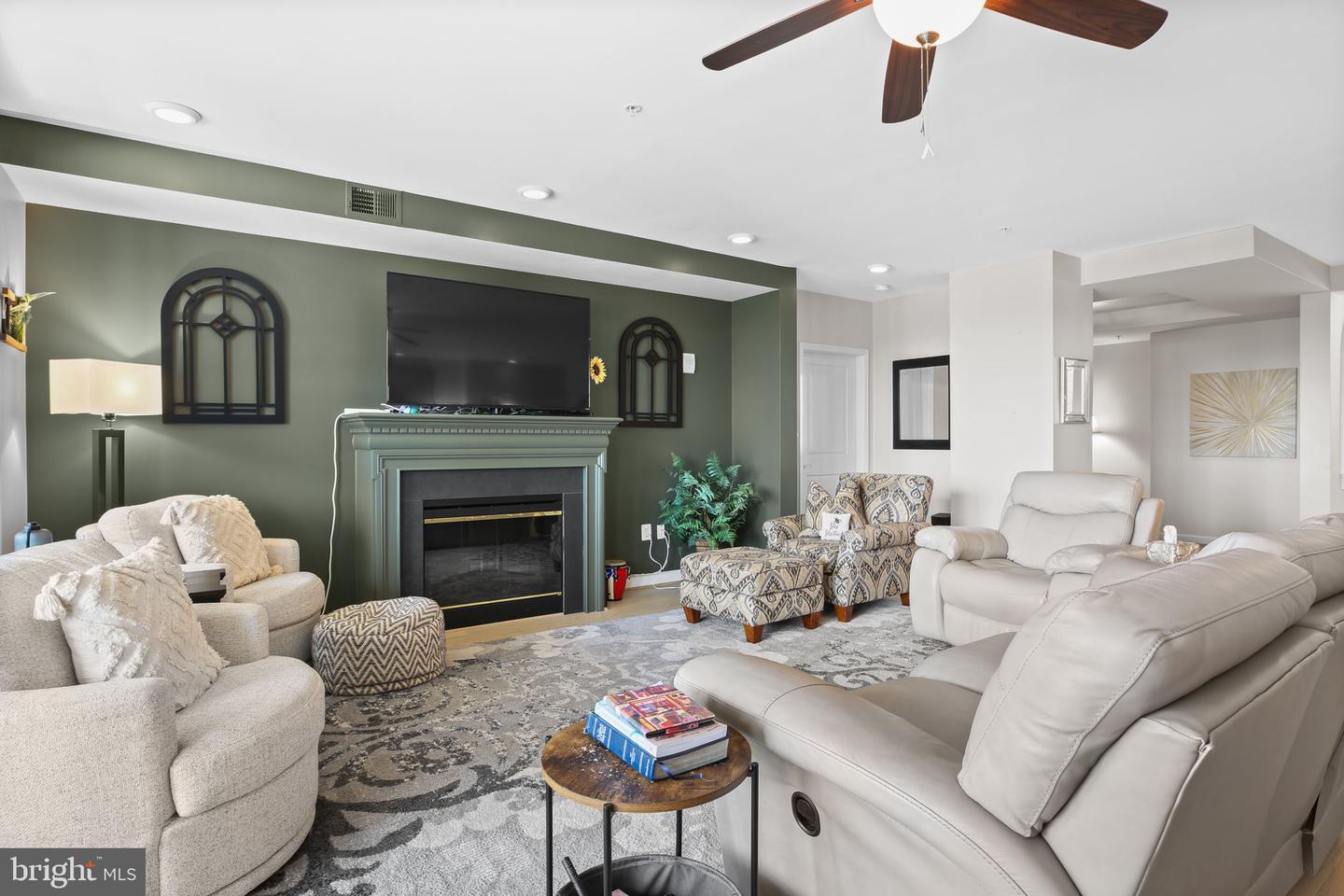 485 HARBOR SIDE ST #806, WOODBRIDGE, Virginia 22191, 2 Bedrooms Bedrooms, ,2 BathroomsBathrooms,Residential,For sale,485 HARBOR SIDE ST #806,VAPW2101196 MLS # VAPW2101196