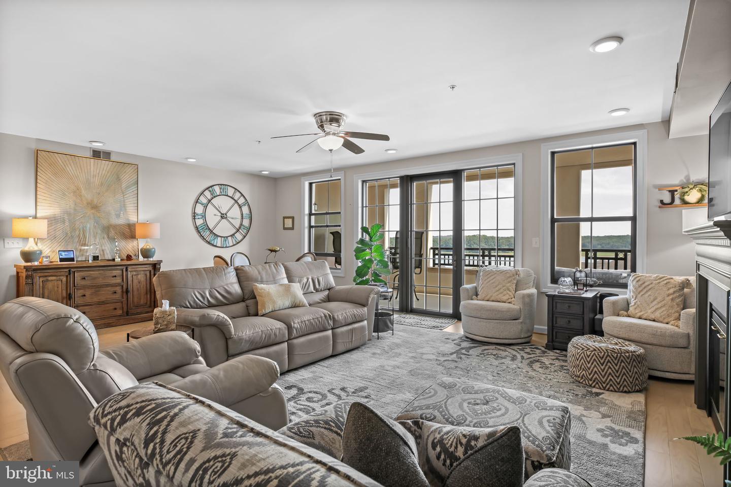 485 HARBOR SIDE ST #806, WOODBRIDGE, Virginia 22191, 2 Bedrooms Bedrooms, ,2 BathroomsBathrooms,Residential,For sale,485 HARBOR SIDE ST #806,VAPW2101196 MLS # VAPW2101196