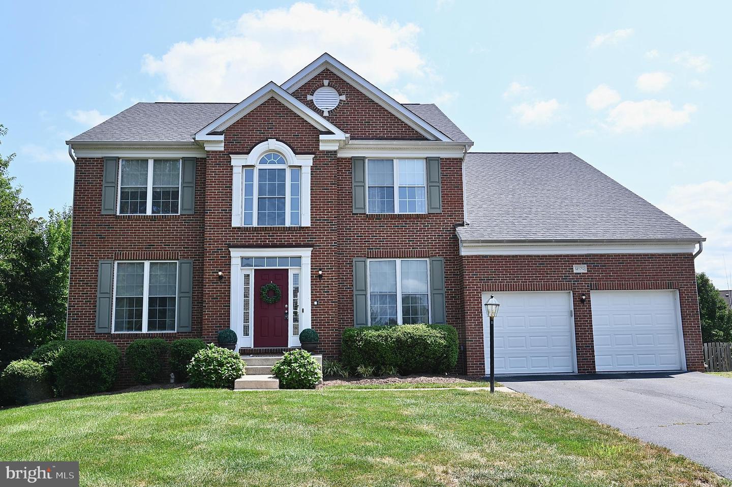 12170 EMORY FALLS, BRISTOW, Virginia 20136, 6 Bedrooms Bedrooms, 10 Rooms Rooms,3 BathroomsBathrooms,Residential,For sale,12170 EMORY FALLS,VAPW2101240 MLS # VAPW2101240