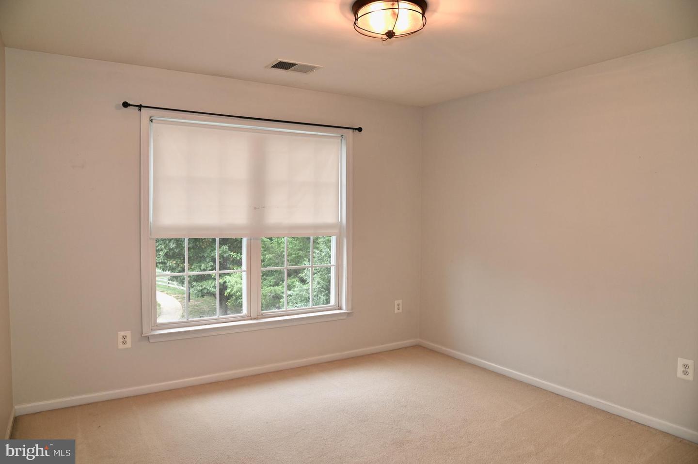 12170 EMORY FALLS, BRISTOW, Virginia 20136, 6 Bedrooms Bedrooms, 10 Rooms Rooms,3 BathroomsBathrooms,Residential,For sale,12170 EMORY FALLS,VAPW2101240 MLS # VAPW2101240