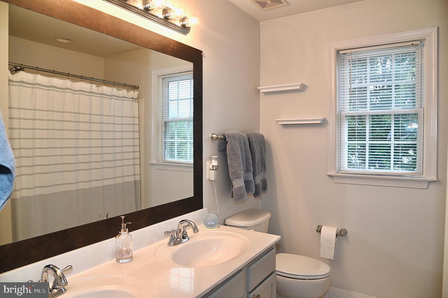 12170 EMORY FALLS, BRISTOW, Virginia 20136, 6 Bedrooms Bedrooms, 10 Rooms Rooms,3 BathroomsBathrooms,Residential,For sale,12170 EMORY FALLS,VAPW2101240 MLS # VAPW2101240