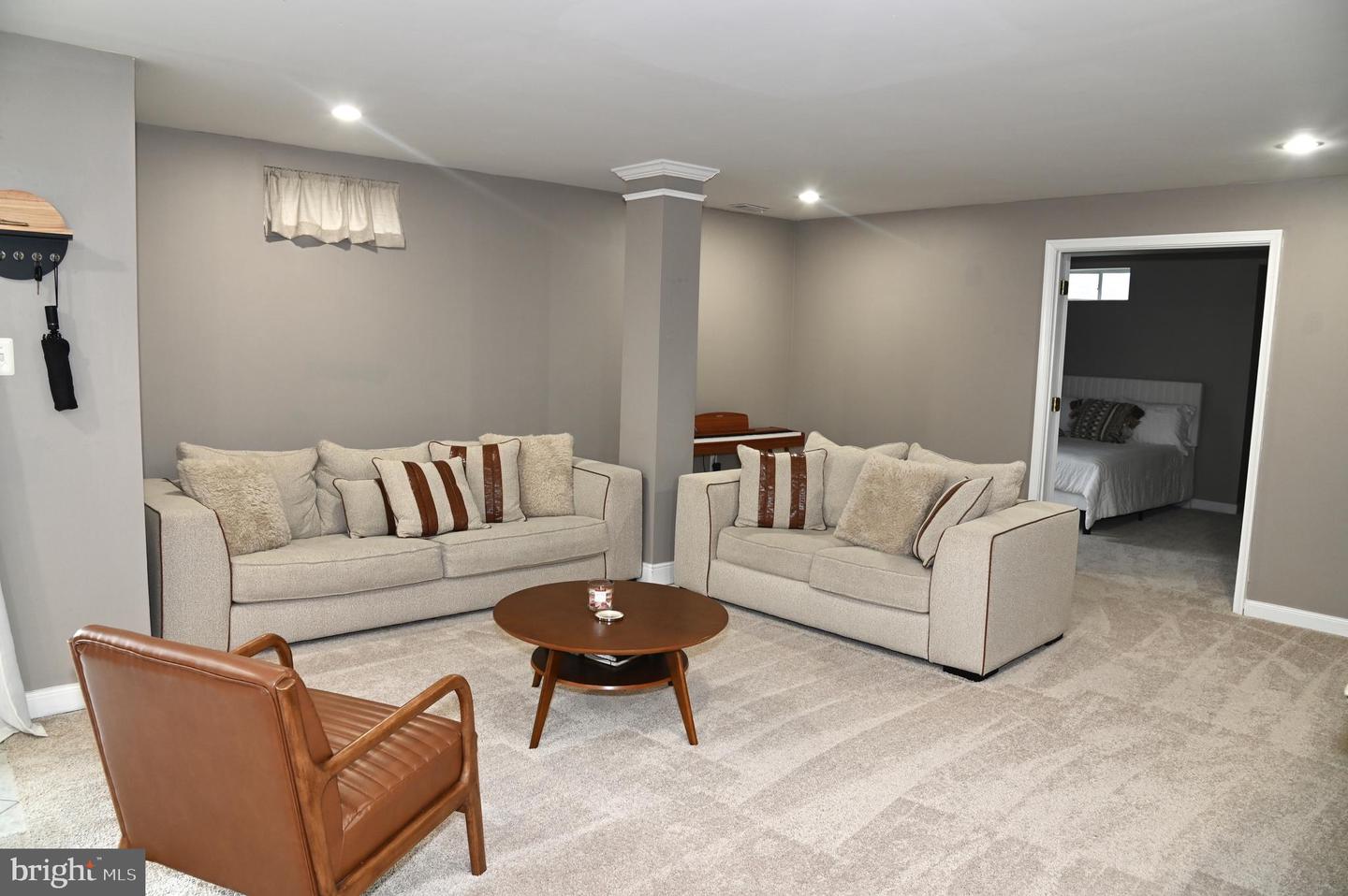 12170 EMORY FALLS, BRISTOW, Virginia 20136, 6 Bedrooms Bedrooms, 10 Rooms Rooms,3 BathroomsBathrooms,Residential,For sale,12170 EMORY FALLS,VAPW2101240 MLS # VAPW2101240