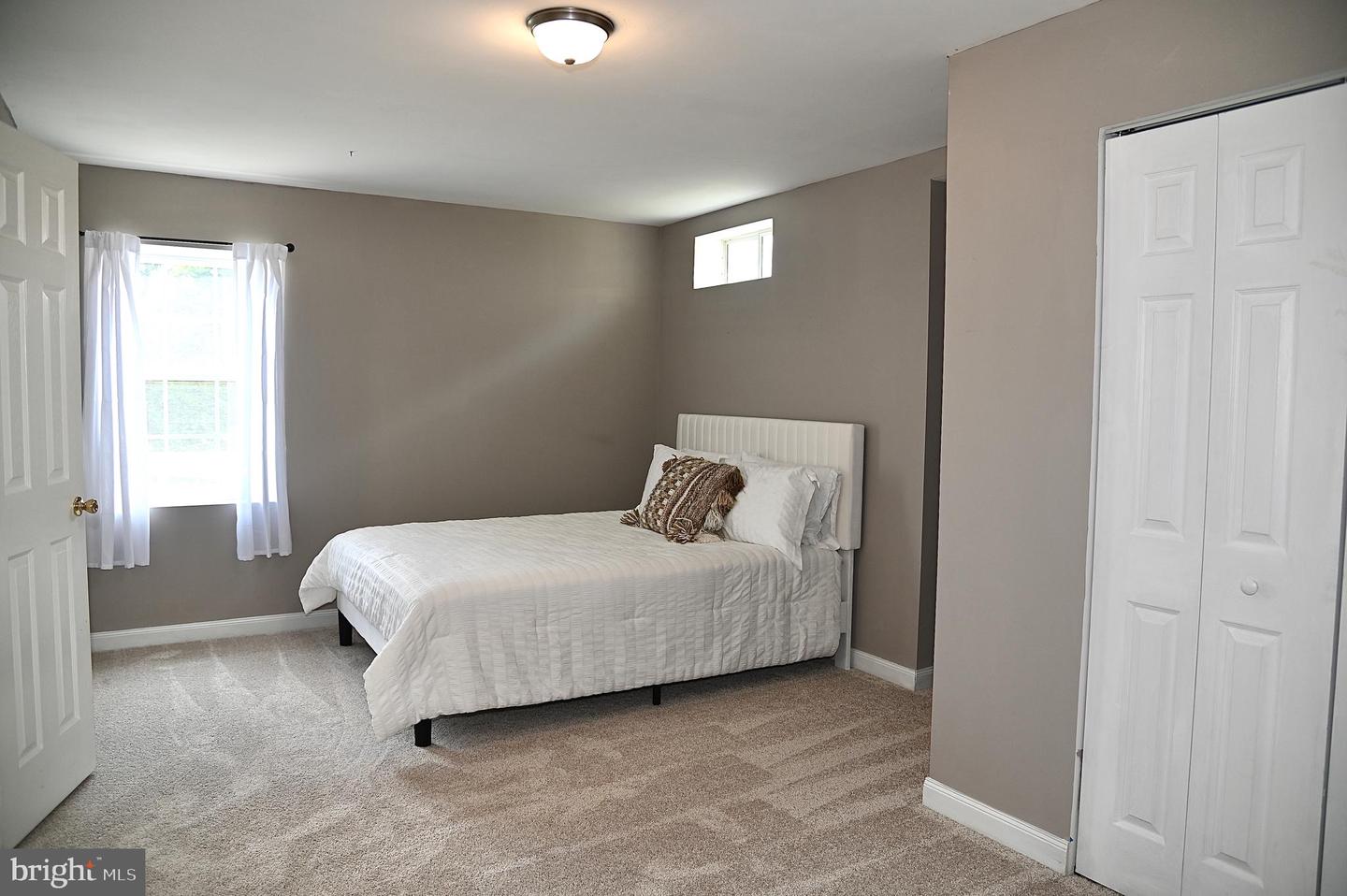 12170 EMORY FALLS, BRISTOW, Virginia 20136, 6 Bedrooms Bedrooms, 10 Rooms Rooms,3 BathroomsBathrooms,Residential,For sale,12170 EMORY FALLS,VAPW2101240 MLS # VAPW2101240