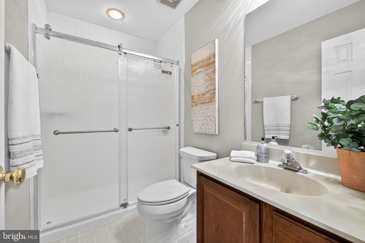 21232 HEDGEROW TER, ASHBURN, Virginia 20147, 3 Bedrooms Bedrooms, ,3 BathroomsBathrooms,Residential,For sale,21232 HEDGEROW TER,VALO2104364 MLS # VALO2104364