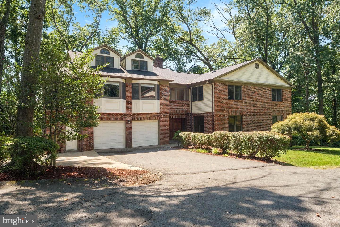 3436 HOLLY RD, ANNANDALE, Virginia 22003, 7 Bedrooms Bedrooms, ,5 BathroomsBathrooms,Residential,For sale,3436 HOLLY RD,VAFX2260732 MLS # VAFX2260732