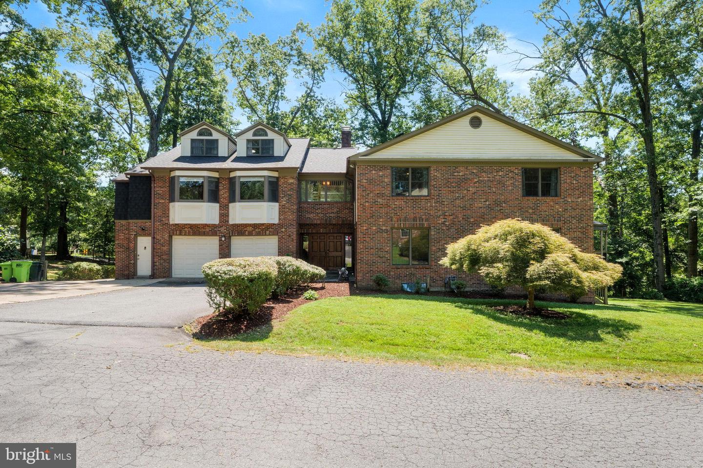 3436 HOLLY RD, ANNANDALE, Virginia 22003, 7 Bedrooms Bedrooms, ,5 BathroomsBathrooms,Residential,For sale,3436 HOLLY RD,VAFX2260732 MLS # VAFX2260732