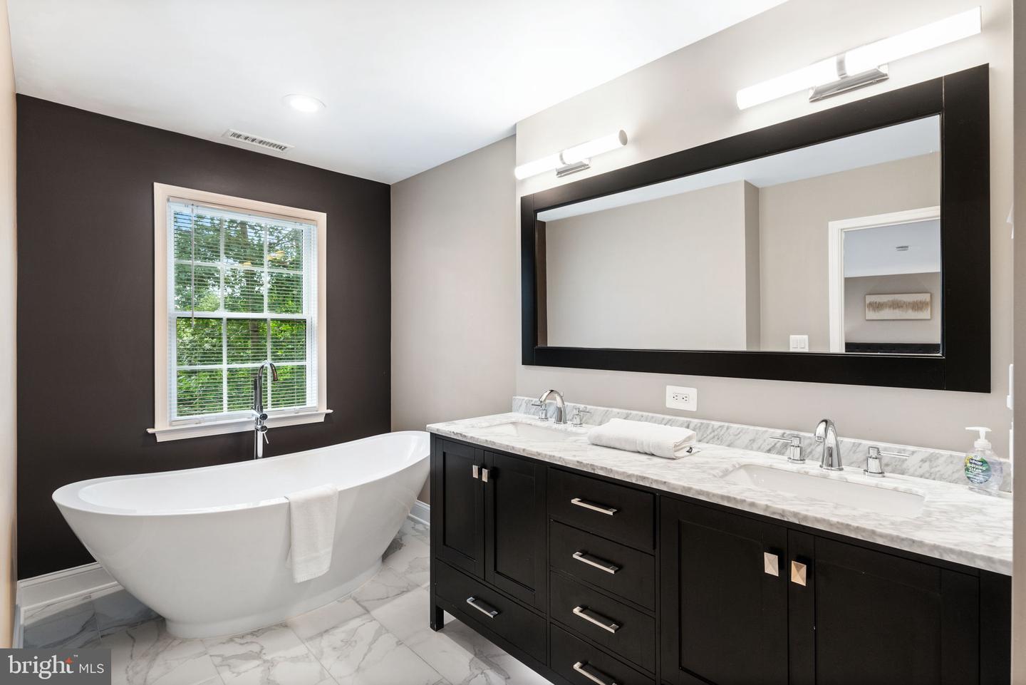 3436 HOLLY RD, ANNANDALE, Virginia 22003, 7 Bedrooms Bedrooms, ,5 BathroomsBathrooms,Residential,For sale,3436 HOLLY RD,VAFX2260732 MLS # VAFX2260732