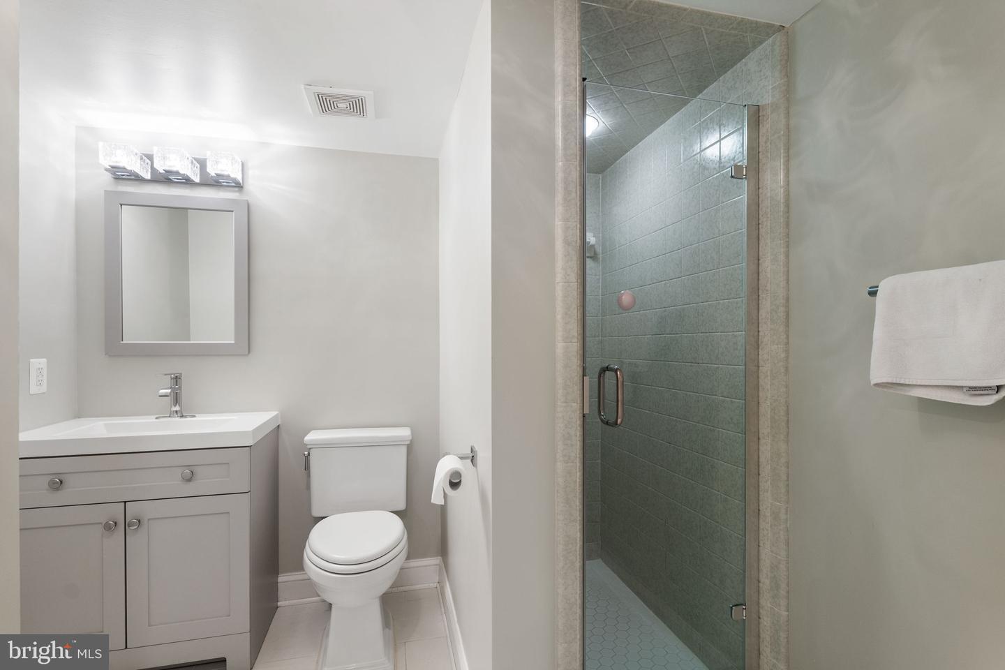 3436 HOLLY RD, ANNANDALE, Virginia 22003, 7 Bedrooms Bedrooms, ,5 BathroomsBathrooms,Residential,For sale,3436 HOLLY RD,VAFX2260732 MLS # VAFX2260732