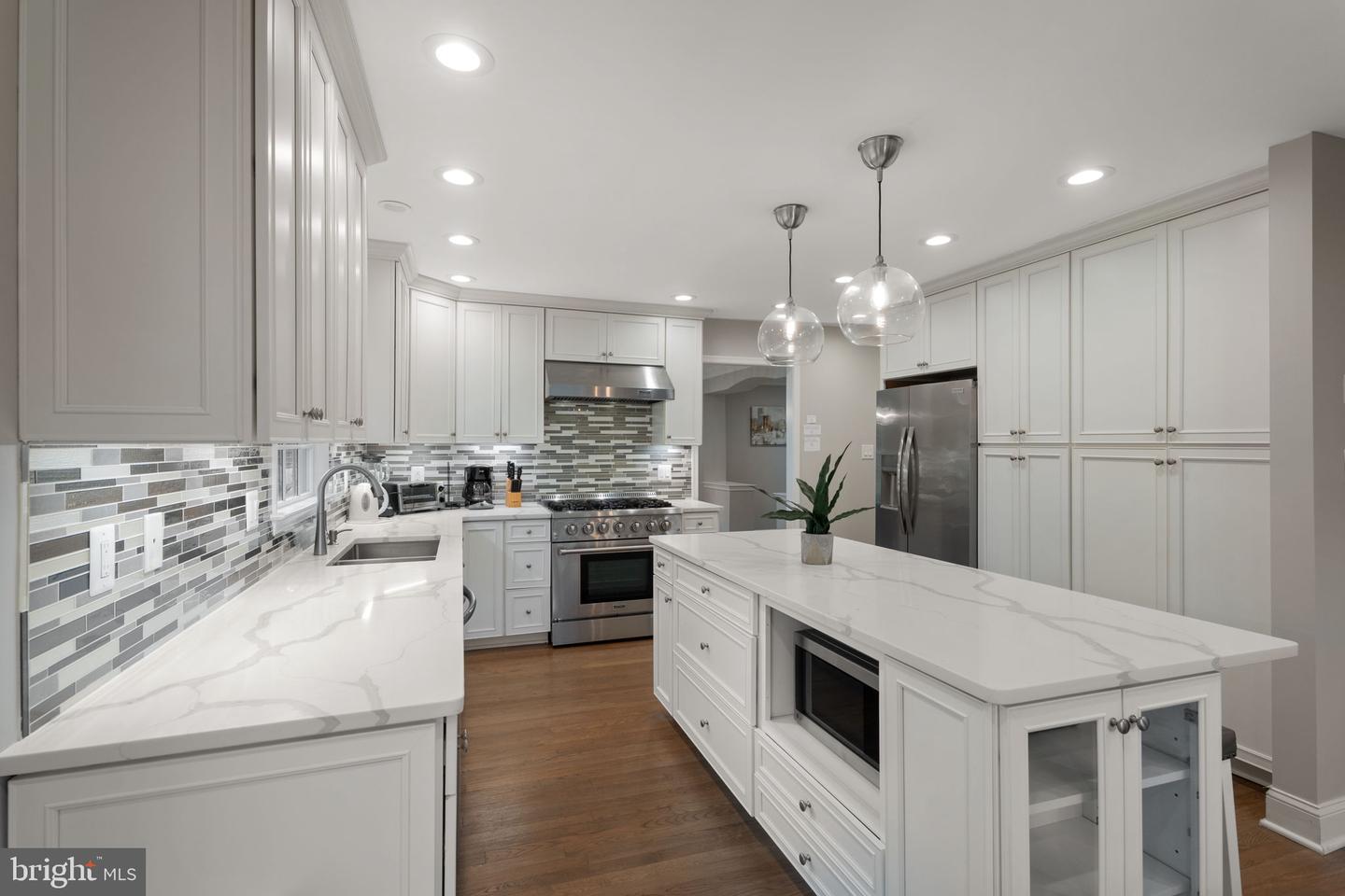 3436 HOLLY RD, ANNANDALE, Virginia 22003, 7 Bedrooms Bedrooms, ,5 BathroomsBathrooms,Residential,For sale,3436 HOLLY RD,VAFX2260732 MLS # VAFX2260732