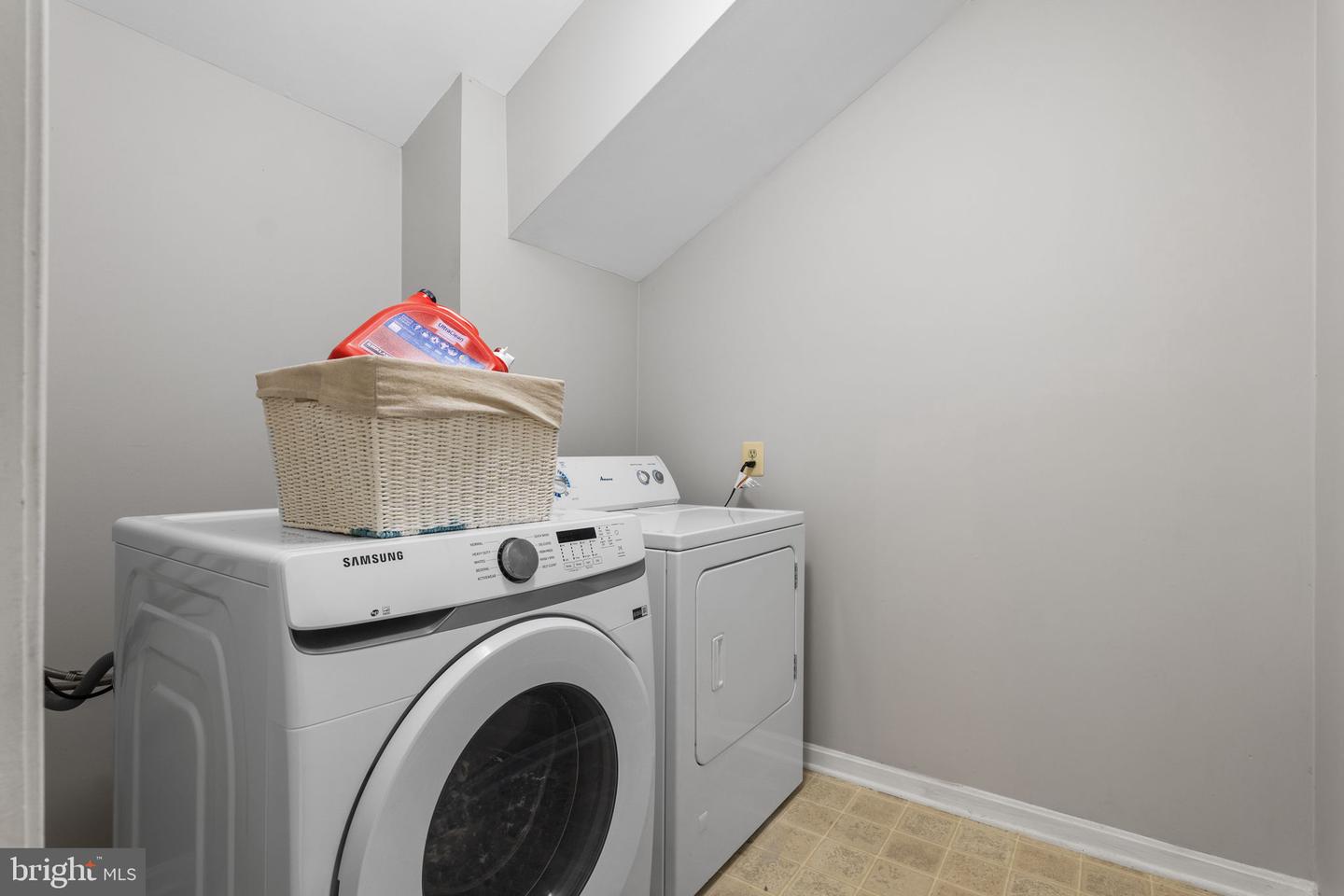 3436 HOLLY RD, ANNANDALE, Virginia 22003, 7 Bedrooms Bedrooms, ,5 BathroomsBathrooms,Residential,For sale,3436 HOLLY RD,VAFX2260732 MLS # VAFX2260732
