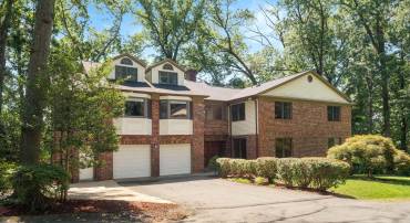 3436 HOLLY RD, ANNANDALE, Virginia 22003, 7 Bedrooms Bedrooms, ,5 BathroomsBathrooms,Residential,For sale,3436 HOLLY RD,VAFX2260732 MLS # VAFX2260732