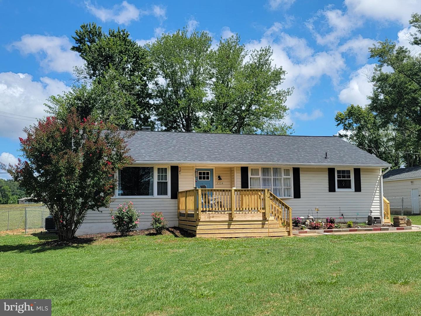 2534 POPLAR RD, FREDERICKSBURG, Virginia 22406, 3 Bedrooms Bedrooms, ,2 BathroomsBathrooms,Residential,For sale,2534 POPLAR RD,VAST2041750 MLS # VAST2041750