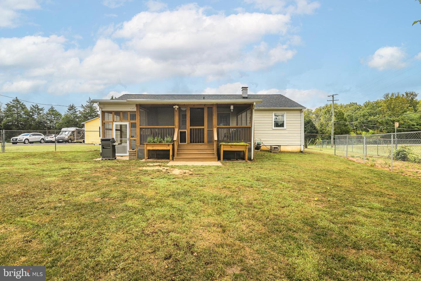 2534 POPLAR RD, FREDERICKSBURG, Virginia 22406, 3 Bedrooms Bedrooms, ,2 BathroomsBathrooms,Residential,For sale,2534 POPLAR RD,VAST2041750 MLS # VAST2041750