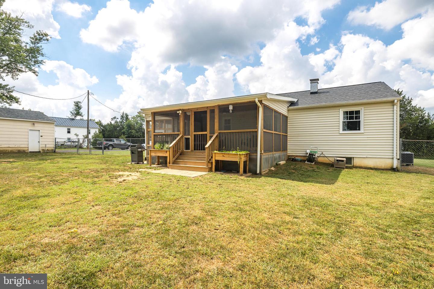 2534 POPLAR RD, FREDERICKSBURG, Virginia 22406, 3 Bedrooms Bedrooms, ,2 BathroomsBathrooms,Residential,For sale,2534 POPLAR RD,VAST2041750 MLS # VAST2041750