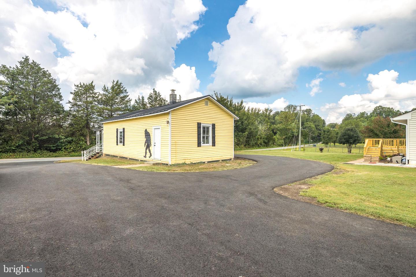 2534 POPLAR RD, FREDERICKSBURG, Virginia 22406, 3 Bedrooms Bedrooms, ,2 BathroomsBathrooms,Residential,For sale,2534 POPLAR RD,VAST2041750 MLS # VAST2041750